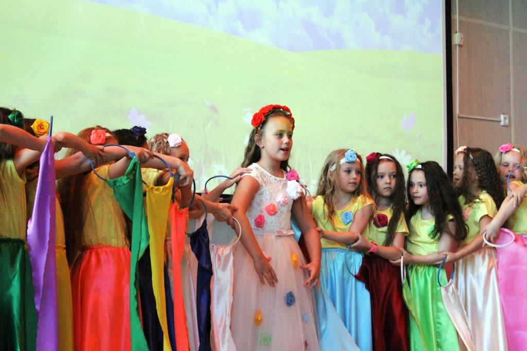 На фестивале «Танцевальная весна» в школе № 2025 танцевали все!